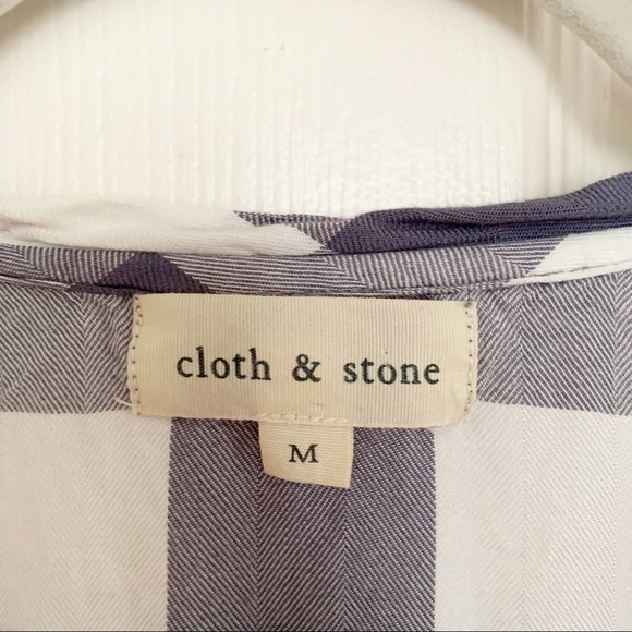 Cloth & Stone Buffalo Check V Neck Top - Picture 3 of 4